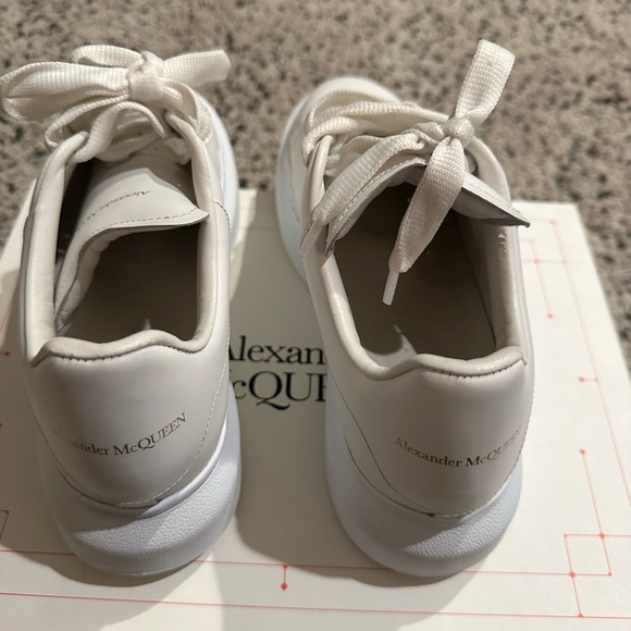 Alexander McQueen pelle sneakers. Worn twice and in excellent condition sz 37.5 - Picture 5 of 8
